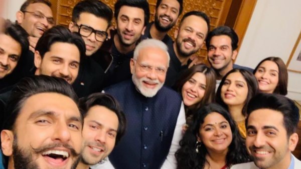 पीएम के घर पहुंचा बॉलीवुड का मेला