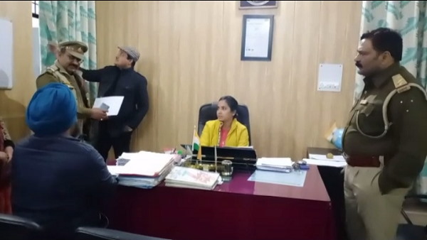 moradabad, crime, bribery case, moradabad SDM news, man arrested in bribery, uttar pradesh moradabad, crime, bribery case, moradabad SDM news, man arrested in bribery, uttar pradesh