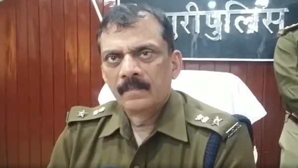 पहले खुद बनाए पत्नी से संबंध, फिर...
