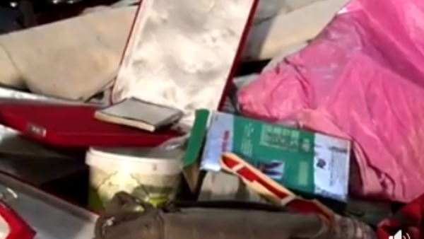 'पुलिस के साथ कुछ सादे कपड़ों में भी थे' 