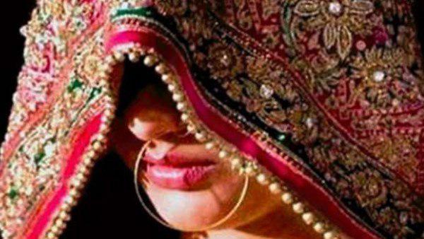 अधिकारियों पर मामलों को दबाने का दबाव 