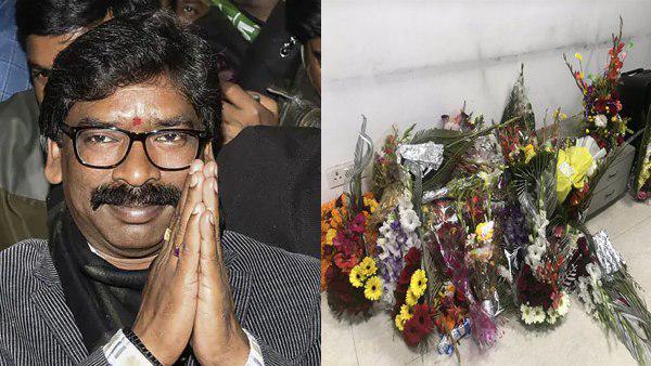 'बुके' की जगह 'बुक' भेंट करने की गुजारिश