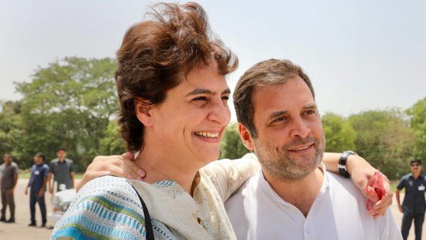 पिछले महीने ही हटी प्रियंका गांधी की एसपीजी सुरक्षा