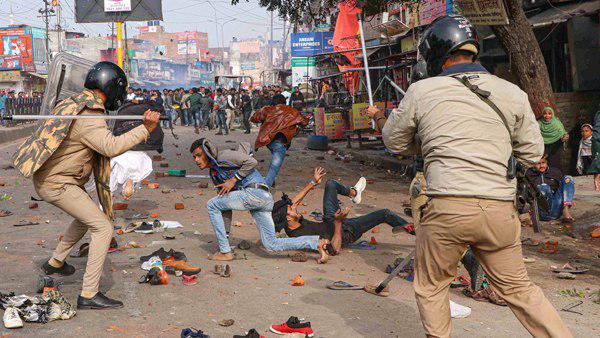 लखनऊ में जमकर हुई थी आगजनी लखनऊ में जमकर हुई थी आगजनी