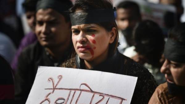 हैदराबाद की घटना से गुस्से में देश