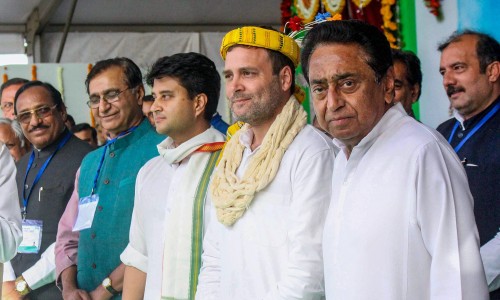 सिंधिया के सितारे गर्दिश में चह रहे थे सिंधिया के सितारे गर्दिश में चह रहे थे