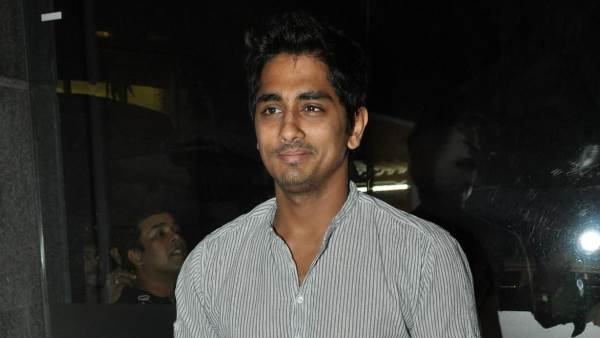 सिद्धार्थ लगातार सरकार पर हमलावर