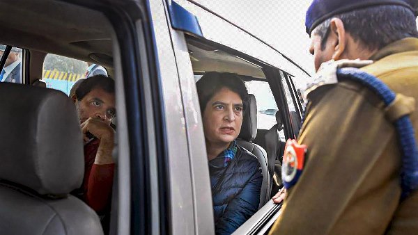  'कांग्रेसियों में सारी जमात ही अनपढ़ों की है'