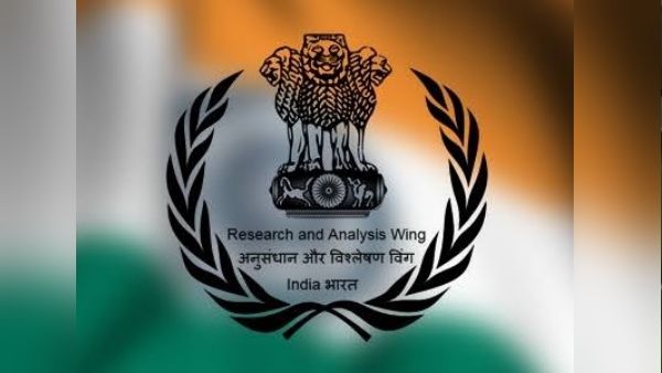 राजनेता कर रहा परेशान