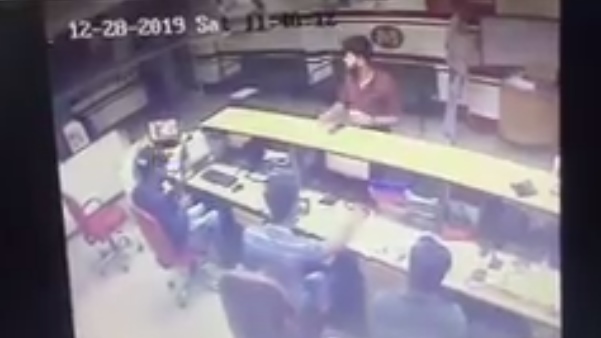 Robbery Attempt at Muthoot Finance in Udaipur Robbery Attempt at Muthoot Finance in Udaipur