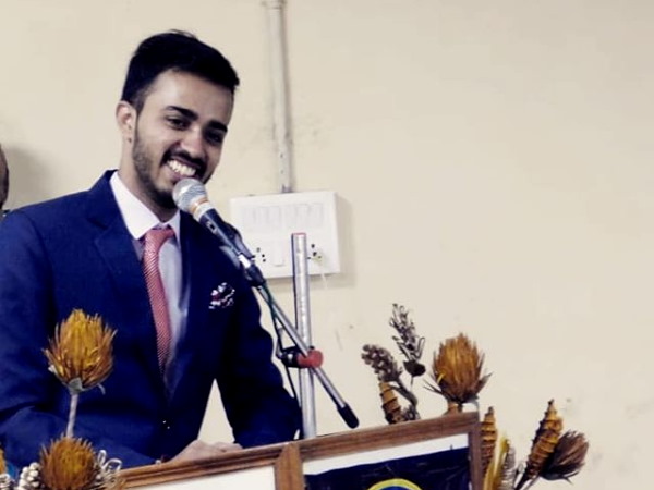 'जाड़ों में अंडे और चाय का ठेला भी लगाते थे'