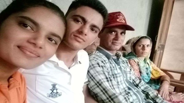 पढ़ाई बीच में छोड़ सेना में भर्ती हुआ