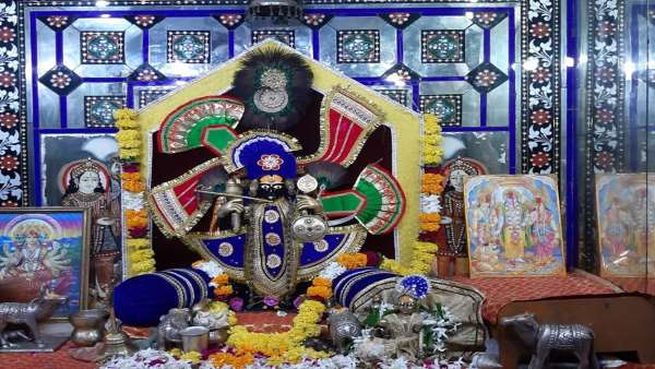 उदयपुर मेवाड़ राज-परिवार ने बनवाया मंदिर