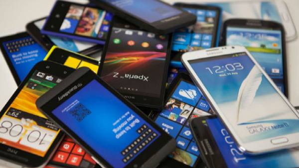 यह सर्विस अभी 4 स्मार्टफोन कंपनियों के 24 स्मार्टफोन मॉडल्स पर यह सर्विस अभी 4 स्मार्टफोन कंपनियों के 24 स्मार्टफोन मॉडल्स पर