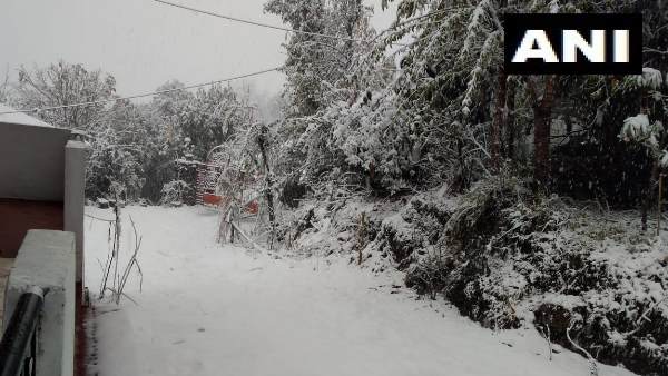 manali temperature, snowfall in india now, snowfall, beautifull pictures, snow fall, snowfall in india, pictures of snowfall, बर्फबारी, बर्फबारी की तस्वीरें, भारत में बर्फबारी, दिल्ली, मनाली में तापमान, भारत में बर्फबारी कहां हो रही है, स्नोफॉल