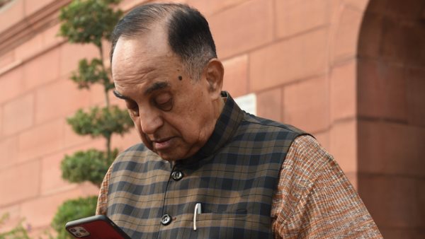 स्वामी का ट्वीट- मुशर्रफ दरियागंज से हैं और उत्‍पीड़न का सामना कर रहे हैं