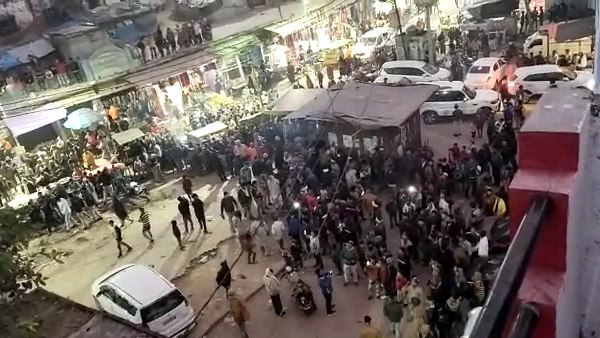 थाने में सिपाही ने की अभद्रता