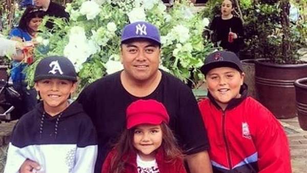 समाज को संदेश देना चाहते हैं