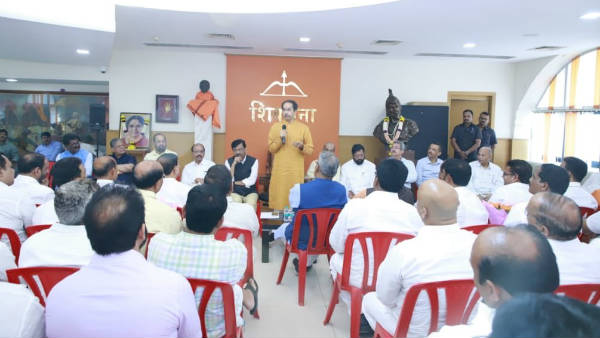 शिवसेना को देनी पड़ी सफाई शिवसेना को देनी पड़ी सफाई