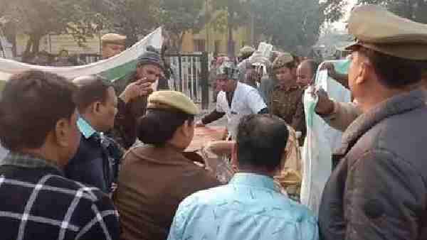 90 प्रतिशत तक जल गई पीड़िता