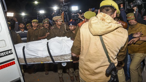 शव पहुंचते ही गांव में कोहराम मच गया