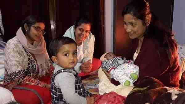  'कुछ खा नहीं रही है'