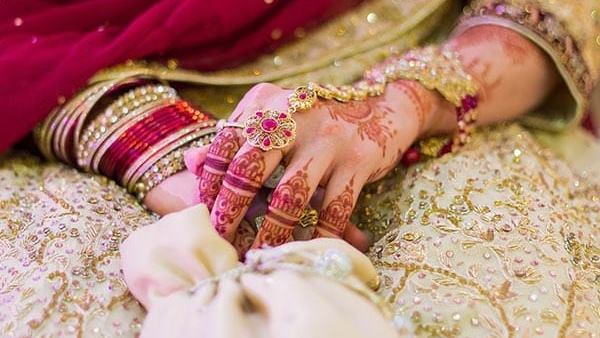 2 बजे का टाइम था, बारात आई रात को