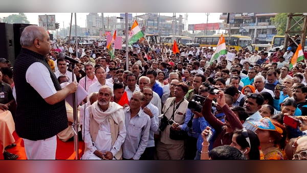 वोट बैंक खिसकने के डर से कांग्रेस के पेट में दर्द हो रहा