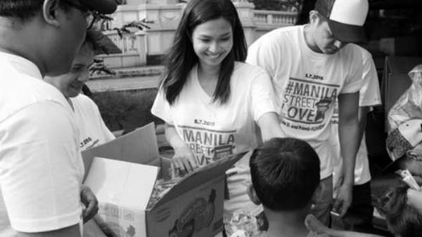 बिना किसी स्वार्थ के लोगों की मदद