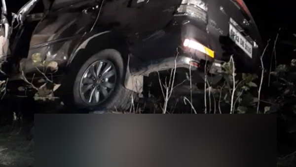 मौके पर ही तीन लोगों की हुई मौत मौके पर ही तीन लोगों की हुई मौत