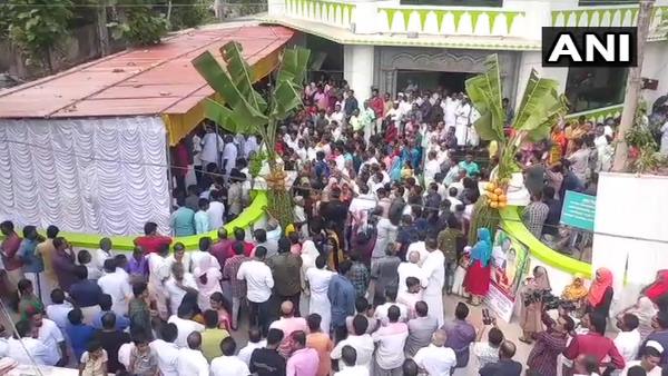 दुल्हन के पिता की हो चुकी है मौत