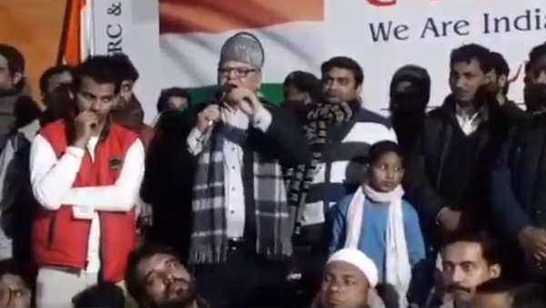 भाषण के कुछ देर बाद ही खुल गई पैंट