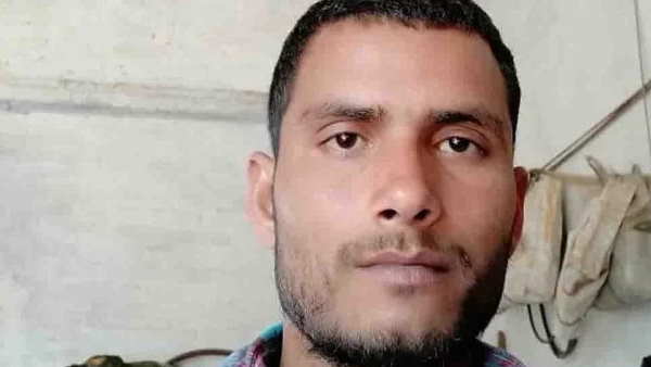 दूध डेयरी संचालक का काम करता है युवक दूध डेयरी संचालक का काम करता है युवक