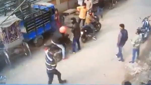 कैश कलेक्शन का काम करता है पीड़ित