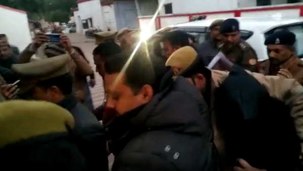 mathura police disclose murder case of junior engineer