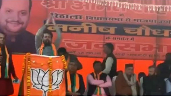 Delhi Elections 2020: Union Minister Anurag Thakur leads chants of shoot the traitors at rally Delhi Elections 2020: Union Minister Anurag Thakur leads chants of shoot the traitors at rally