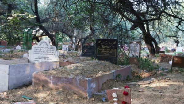 इस बर्ताव से गांव के लोग निराश हैं इस बर्ताव से गांव के लोग निराश हैं