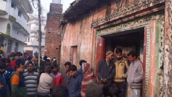 माना जा रहा है कि अवैध संबंध के चलते हुई हत्या माना जा रहा है कि अवैध संबंध के चलते हुई हत्या