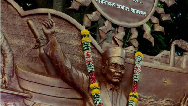 कांग्रेस सेवा दल ने सावरकर पर बांटा आपत्तिजनक साहित्य