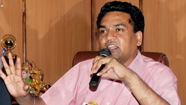 कपिल मिश्रा की उम्मीदवारी रद्द करने की शिकायत