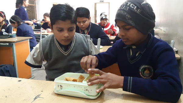 Abu of Etawah works with his legs inspirational story Abu of Etawah works with his legs inspirational story