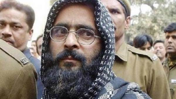 2013 में फांसी पर लटकाया गया 2013 में फांसी पर लटकाया गया