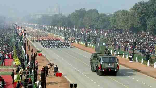 जल, थल और वासु सेना ने दिखाया अपना दम