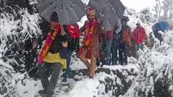 लोगों को करना पड़ रहा मुसीबत का सामना