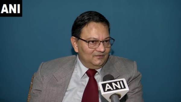 'किसी धर्म का उल्लेख नहीं करना चाहिए'