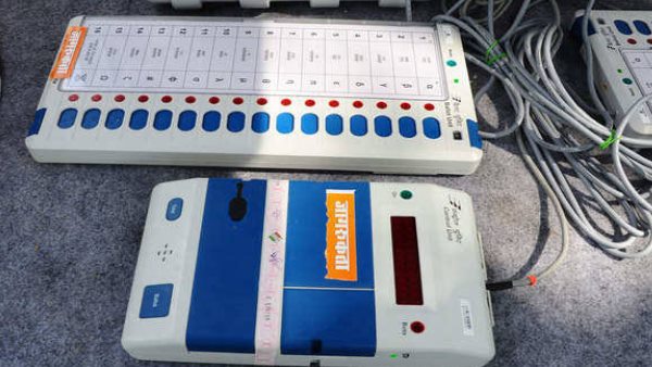  ये तीन प्रत्याशी लड़ रही हैं सरपंच का चुनाव