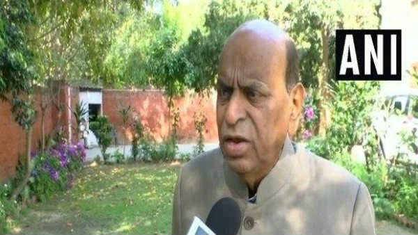 इलाहाबाद विश्वविद्यालय में राजनीति के प्रोफेसर थे डीपी त्रिपाठी