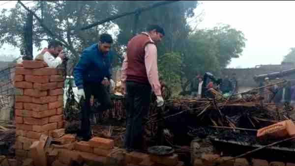 girl set fire herself because lover refused the marriage 