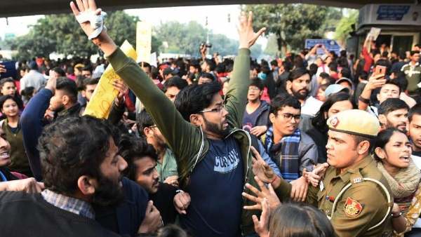 वर्ष 2019 में फीस वृद्धि के नाम पर छात्रों ने किया जेएनयू तक संसद मार्च