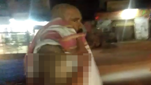 Foreign Tourist influenced by Naga Baba started walking naked in pushkar